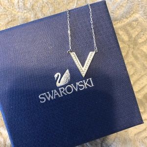 NWOT! Swarovski V Crystal Necklace